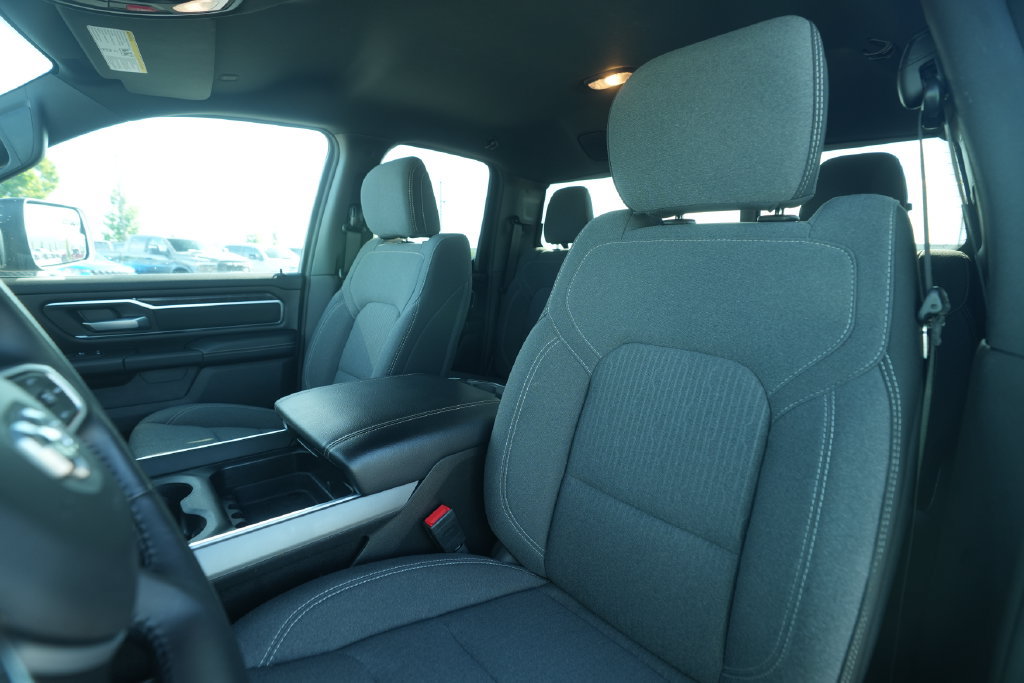 Used 2024 RAM 1500 Big Horn AWD/4WD image 40
