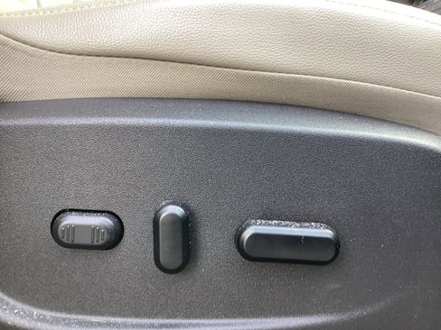 Used 2019 Ford Escape Titanium image 13