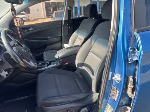 Used 2018 Hyundai Tucson Sport FWD image 16