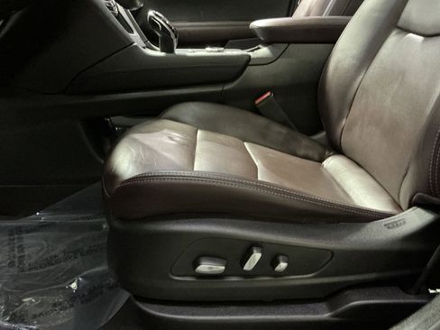 Used 2023 Cadillac XT6 Premium Luxury image 22