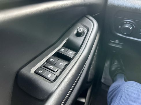 Used 2023 Jeep Grand Cherokee Laredo w/ Luxury Tech Group I image 34