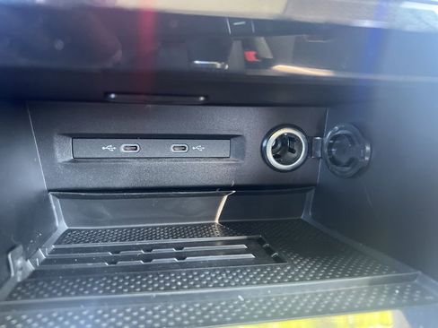 New 2025 Volkswagen Taos SE image 21