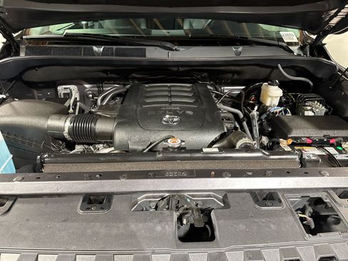 Used 2021 Toyota Tundra SR5 w/ SR5 Upgrade Package AWD/4WD image 29