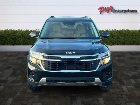 Used 2024 Kia Seltos EX image 3