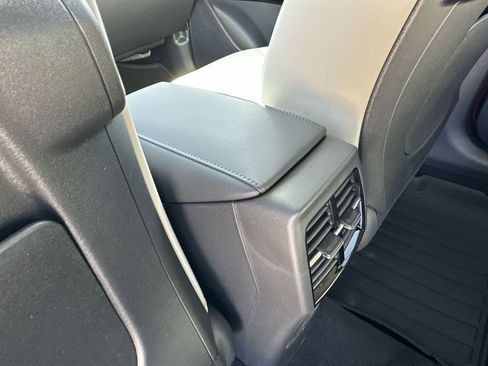 New 2025 Kia Niro EX image 23