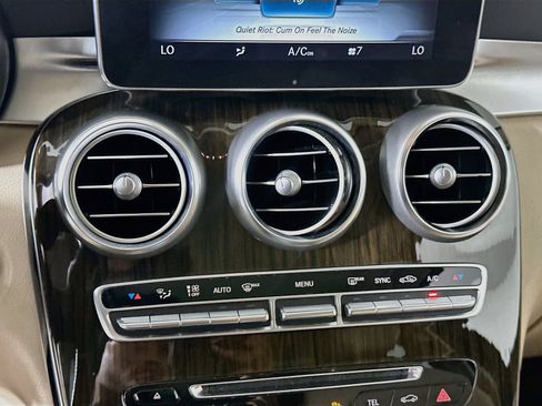 Used 2016 Mercedes-Benz GLC 300 4MATIC image 23