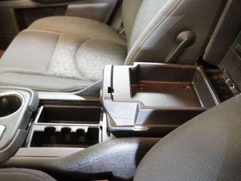 Used 2013 GMC Acadia SLE image 25