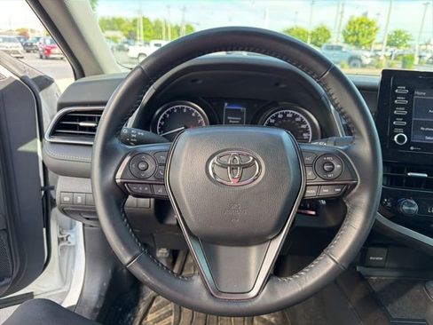Used 2023 Toyota Camry SE FWD image 18