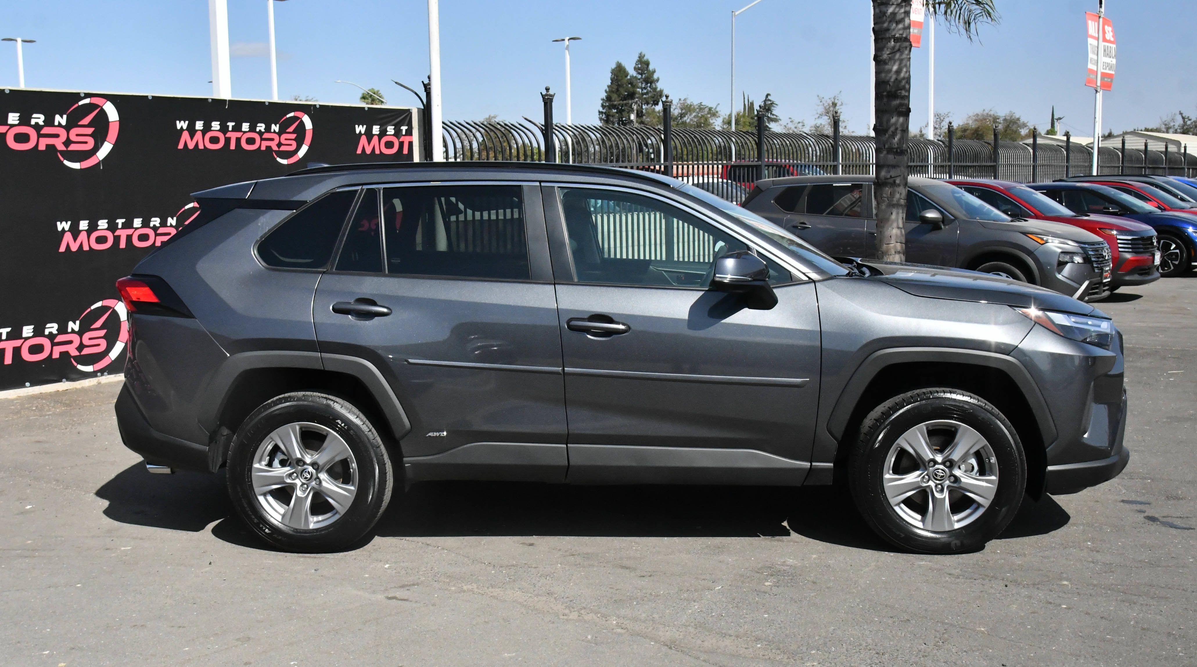 Used 2024 Toyota RAV4 LE AWD/4WD image 9