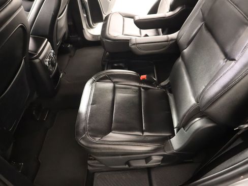 Used 2020 Ford Explorer XLT w/ Equipment Group 202A AWD/4WD image 11