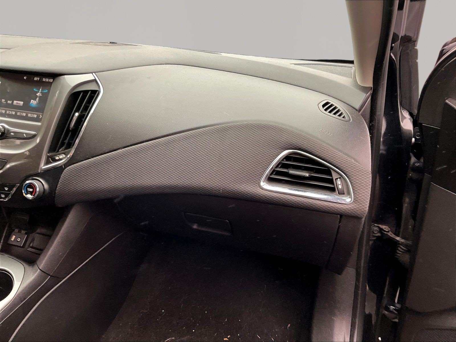 Used 2017 Chevrolet Cruze LT FWD image 27
