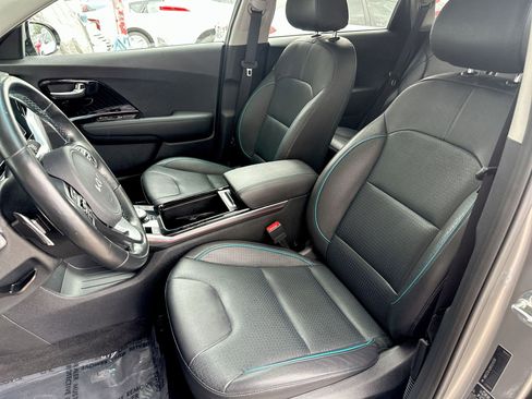 Used 2022 Kia Niro EX Premium w/ Cold Weather Package image 13