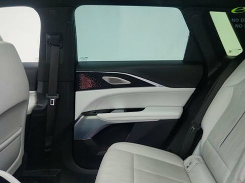 Used 2023 Cadillac Lyriq 2WD image 31