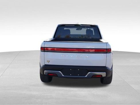 Used 2022 Rivian R1T Adventure image 6