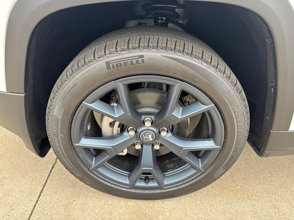 New 2026 Jeep Cherokee Overland AWD/4WD image 6