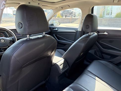 Used 2020 Volkswagen Jetta SE w/ SE Cold Weather Package FWD image 12