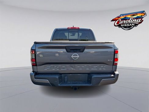 Used 2023 Nissan Frontier SV w/ SV Convenience Package RWD image 5