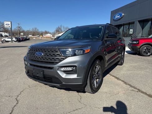 Used 2023 Ford Explorer XLT w/ Equipment Group 202A image 2