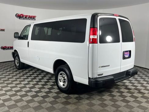 Used 2022 Chevrolet Express 3500 LS RWD image 6