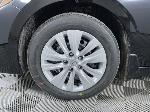 Certified 2025 Nissan Sentra S FWD image 23