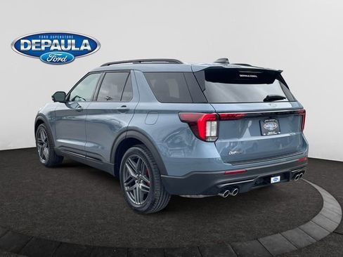 Used 2025 Ford Explorer ST image 3