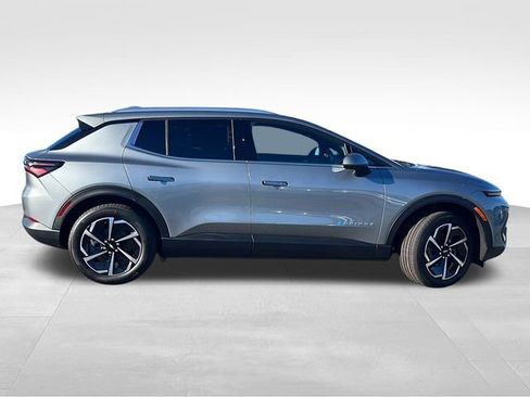 New 2026 Chevrolet Equinox EV LT image 8