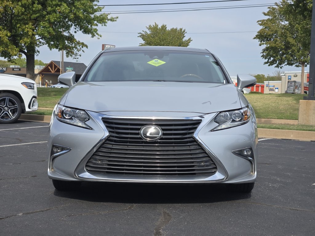 Used 2018 Lexus ES 350 w/ Navigation System Package FWD image 2