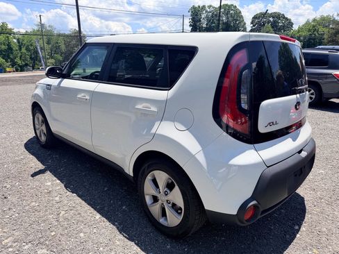 Used 2016 Kia Soul FWD image 8