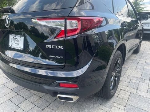 Used 2025 Acura RDX SH-AWD image 12