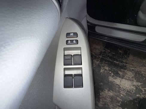 Used 2011 Toyota Corolla LE image 22