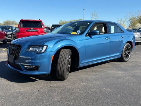 Used 2022 Chrysler 300 Touring L w/ Comfort Group AWD/4WD image 3