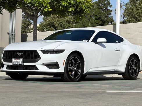 Used 2025 Ford Mustang Coupe RWD image 10