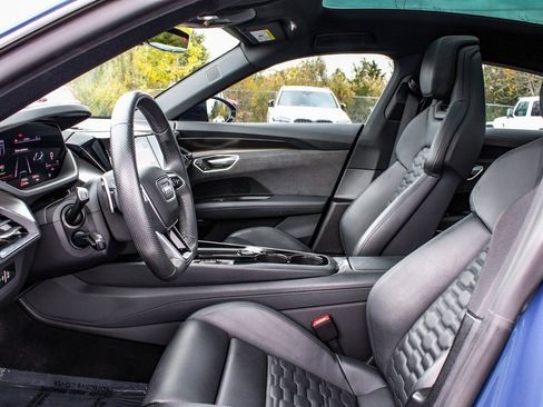 Used 2022 Audi e-tron GT Prestige w/ Prestige Package image 32