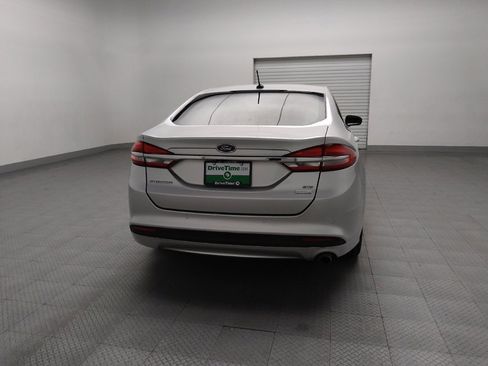 Used 2018 Ford Fusion SE image 7