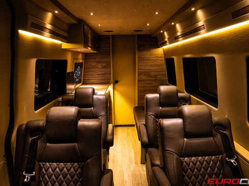 Used 2025 Mercedes-Benz Sprinter 3500 image 41