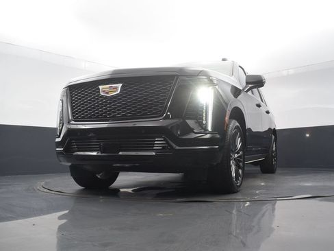 Used 2026 Cadillac Escalade ESV Platinum Sport w/ LPO, Floor Liner Package AWD/4WD image 49