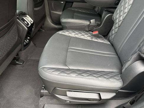 Used 2023 Kia Sorento SX image 14