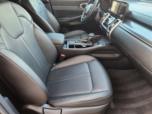 Used 2022 Kia Sorento S image 14