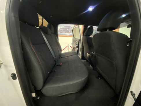 Used 2016 Toyota Tacoma TRD Off-Road w/ Towing Package image 19