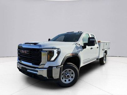 New 2025 GMC Sierra 3500 Pro w/ Convenience Package