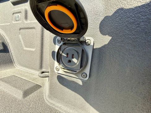 Used 2022 GMC Sierra 1500 AT4X image 37