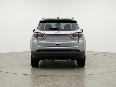 Used 2025 Jeep Compass Limited image 7