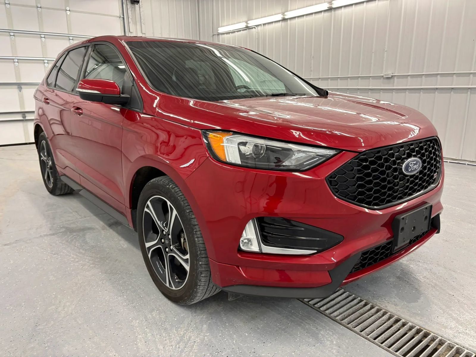 Used 2020 Ford Edge ST w/ Cold Weather Package AWD/4WD image 13