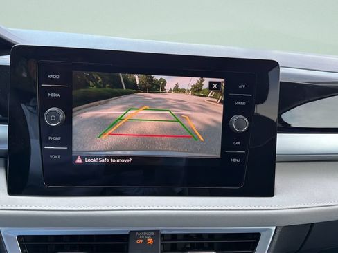 New 2026 Volkswagen Taos SE FWD image 13