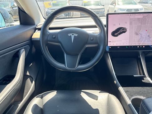 Used 2019 Tesla Model 3 RWD image 13