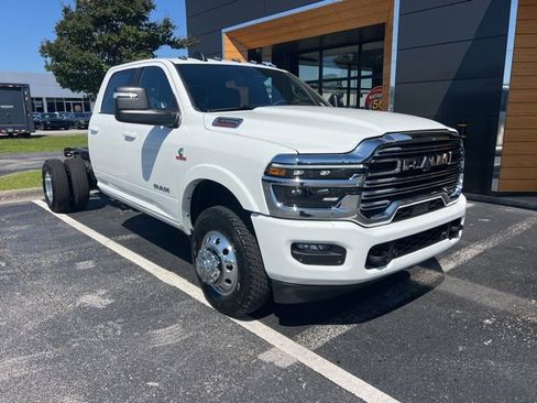 New 2026 RAM 3500 Big Horn AWD/4WD image 1