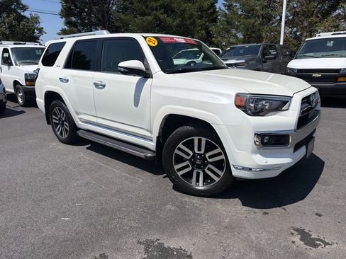 Used 2021 Toyota 4Runner Limited AWD/4WD image 2