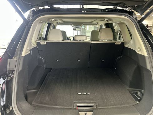 Used 2025 Nissan Rogue SV w/ SV Premium Package AWD/4WD image 38