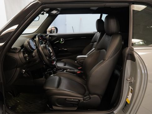 Used 2019 MINI Cooper S w/ Signature Upholstery Package image 5