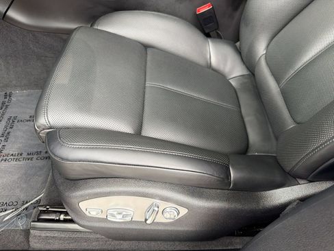 Used 2023 Porsche Macan AWD/4WD image 14